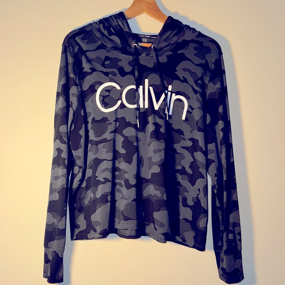 Calvin Klein Performance Women’s Size Large Black & Grey Camouflage Hoodie